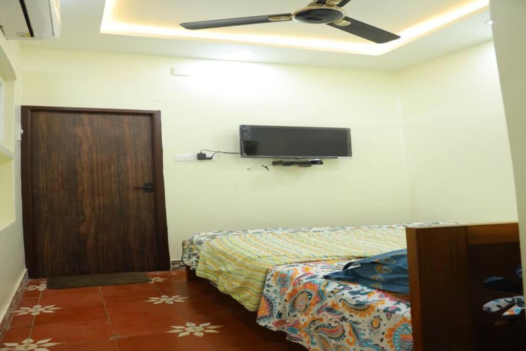Heritage Home With 2 Bed/2 Bath With Kitchen In A Residential Neighborhood. Madurai Exterior photo